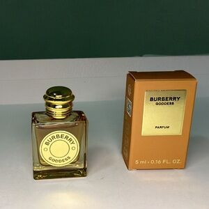New, authentic Burberry Goddess Mini size Perfumeee3